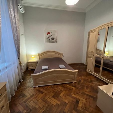 3 Rooms Apartments In The City Centr Lviv Eksteriør billede