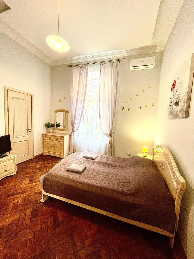 3 Rooms Apartments In The City Centr Lviv Eksteriør billede