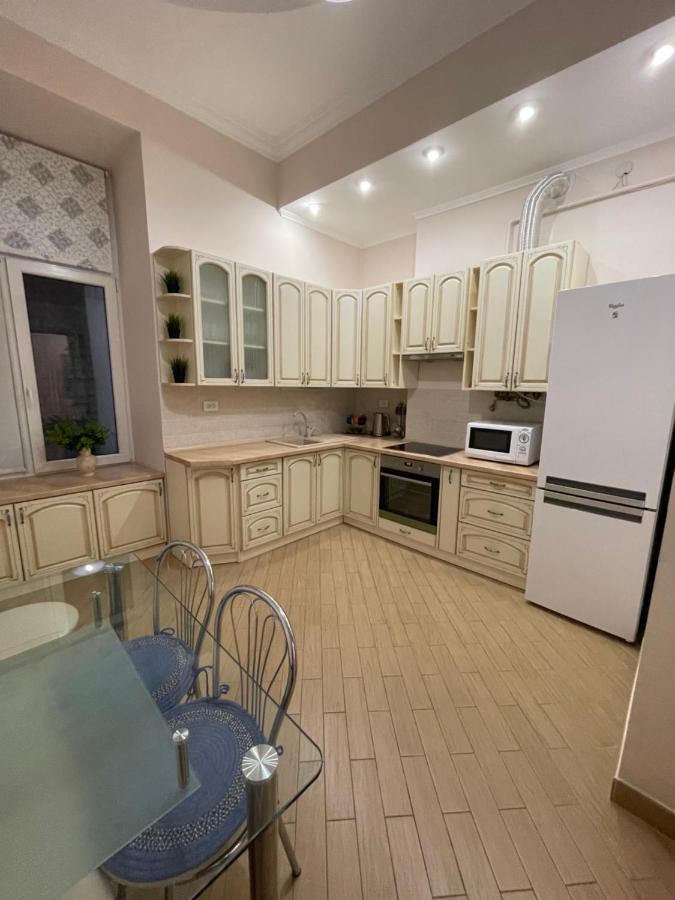 3 Rooms Apartments In The City Centr Lviv Eksteriør billede