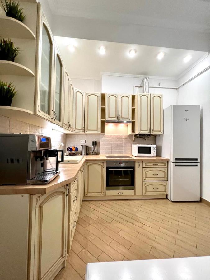 3 Rooms Apartments In The City Centr Lviv Eksteriør billede