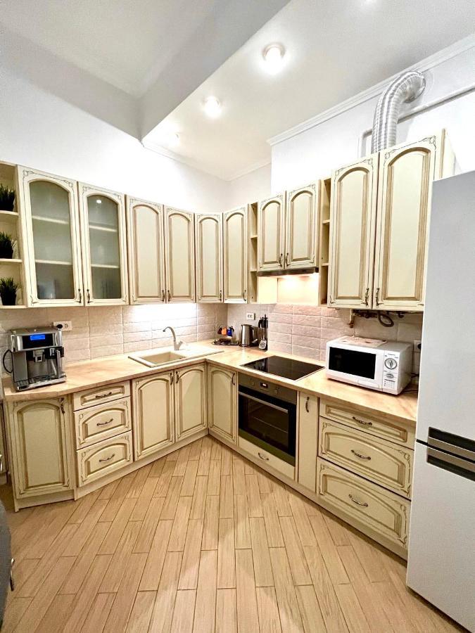3 Rooms Apartments In The City Centr Lviv Eksteriør billede