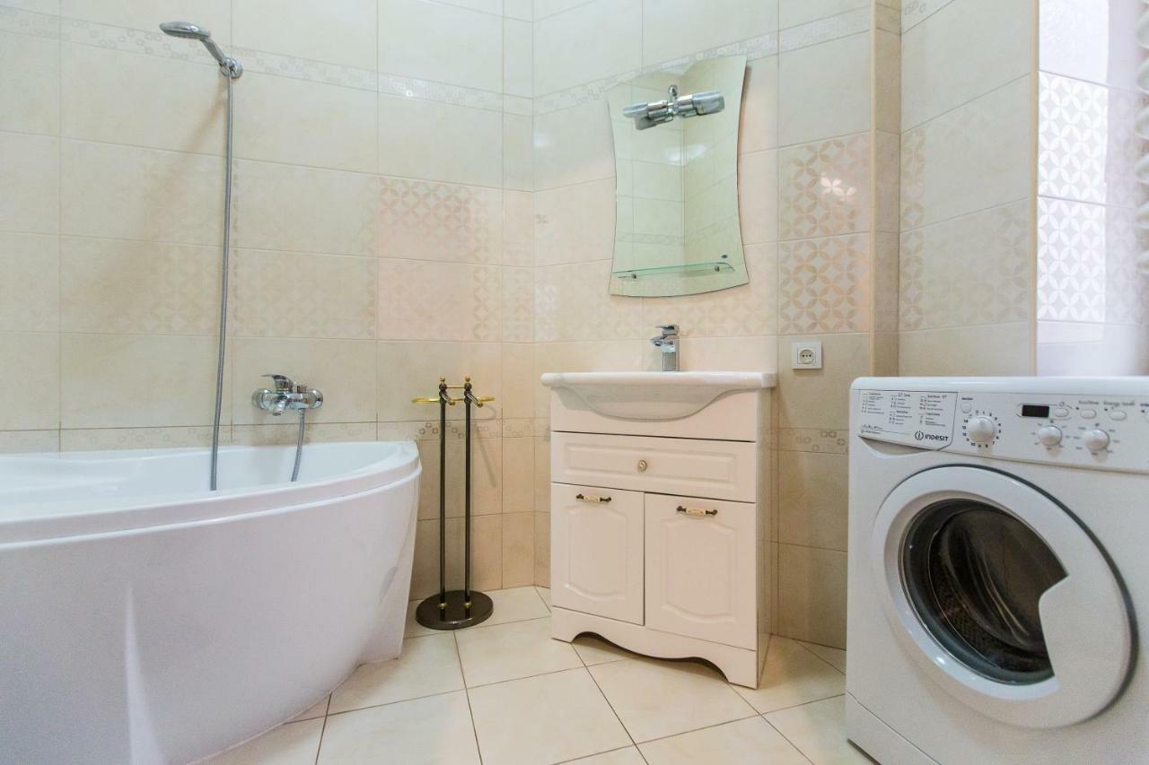3 Rooms Apartments In The City Centr Lviv Eksteriør billede