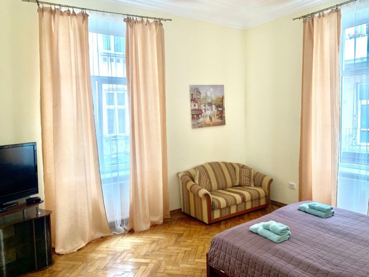 3 Rooms Apartments In The City Centr Lviv Eksteriør billede